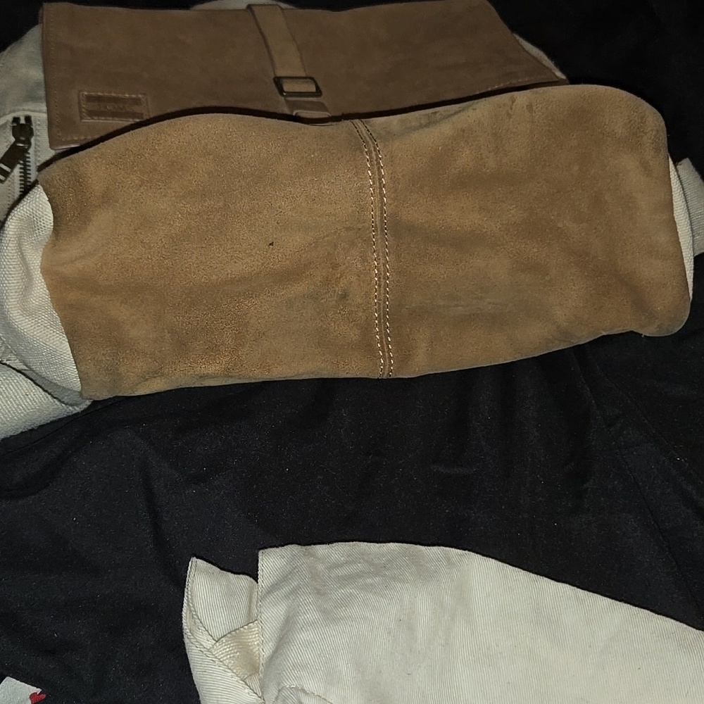 Backpack - Picture 2 of 11